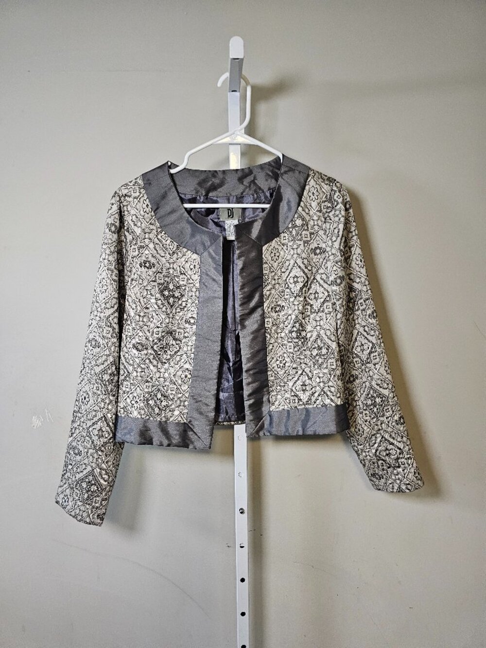 DJ Jacket Silver Gray Brocade Open Metallic Boho Diamond Print 10